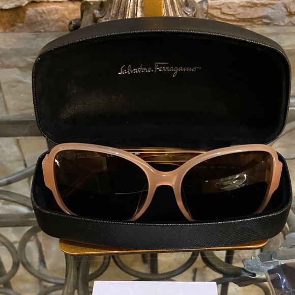 Salvatore Ferragamo Pink Sunglasses - Picture 1 of 12